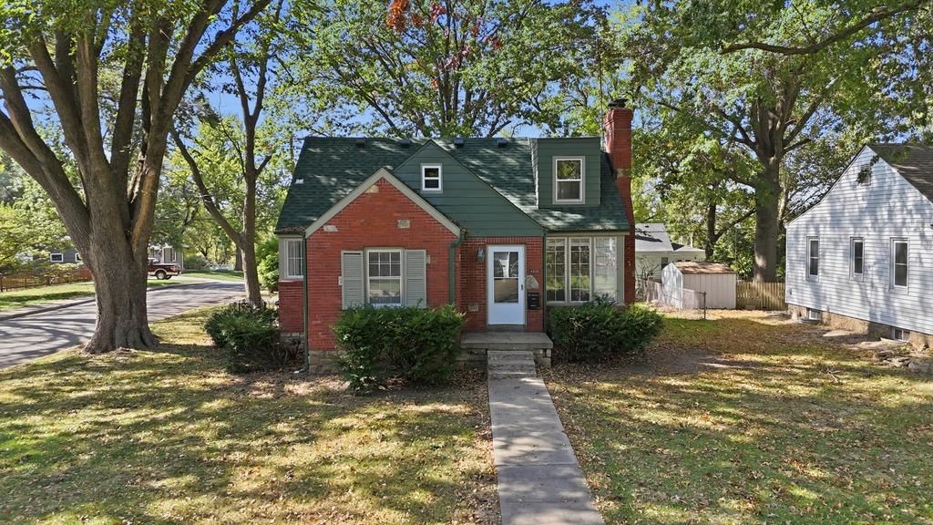 Photo 2 of 46 - 4920 Birch Street, Roeland Park, KS 66205