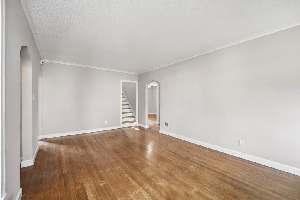 Photo 8 of 46 - 4920 Birch Street, Roeland Park, KS 66205