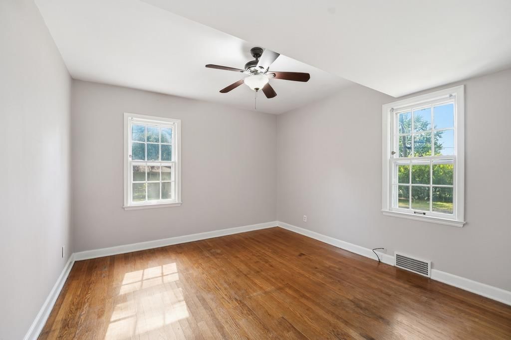 Photo 14 of 46 - 4920 Birch Street, Roeland Park, KS 66205