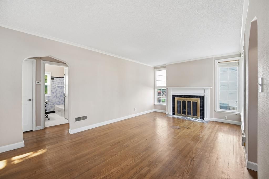 Photo 18 of 46 - 4920 Birch Street, Roeland Park, KS 66205