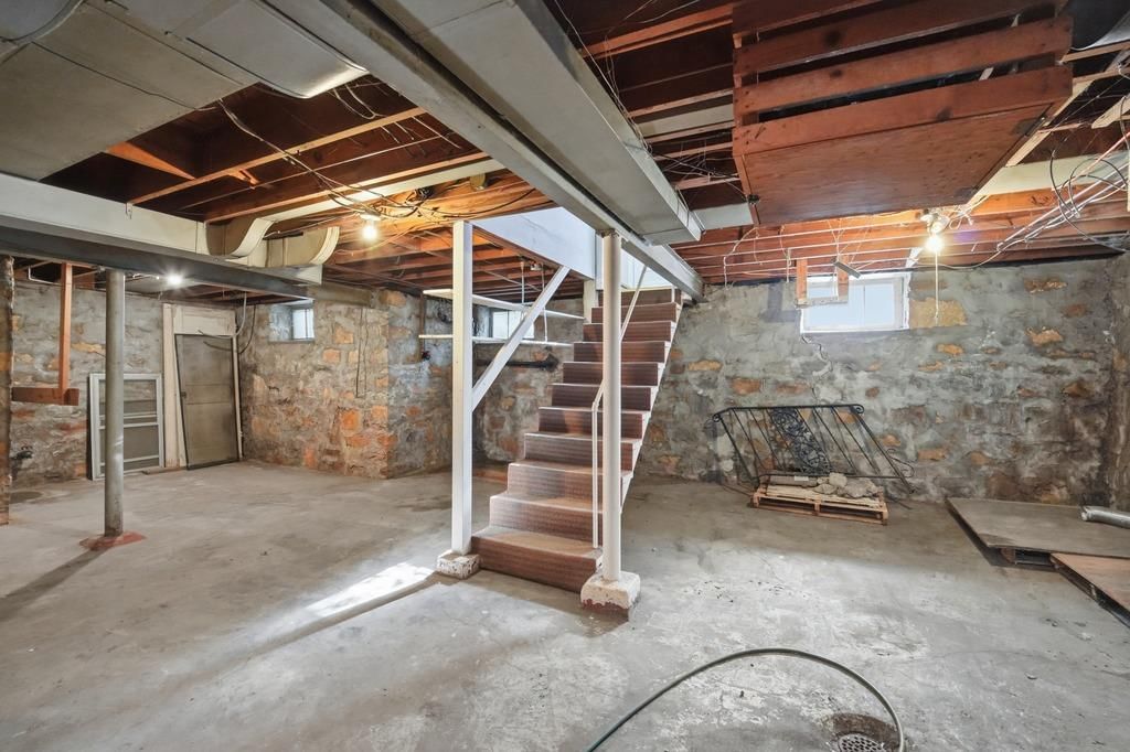 Photo 32 of 46 - 4920 Birch Street, Roeland Park, KS 66205
