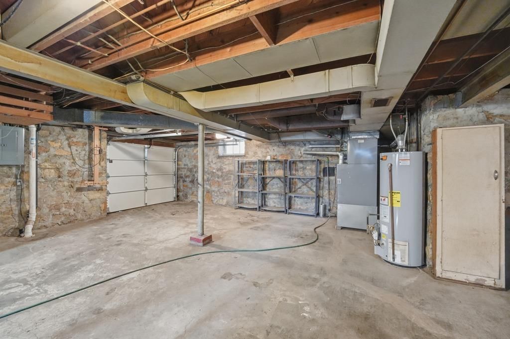 Photo 33 of 46 - 4920 Birch Street, Roeland Park, KS 66205
