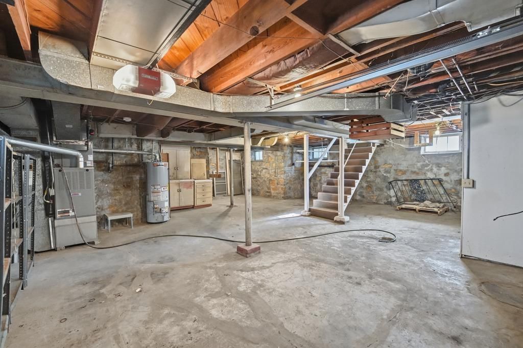 Photo 34 of 46 - 4920 Birch Street, Roeland Park, KS 66205