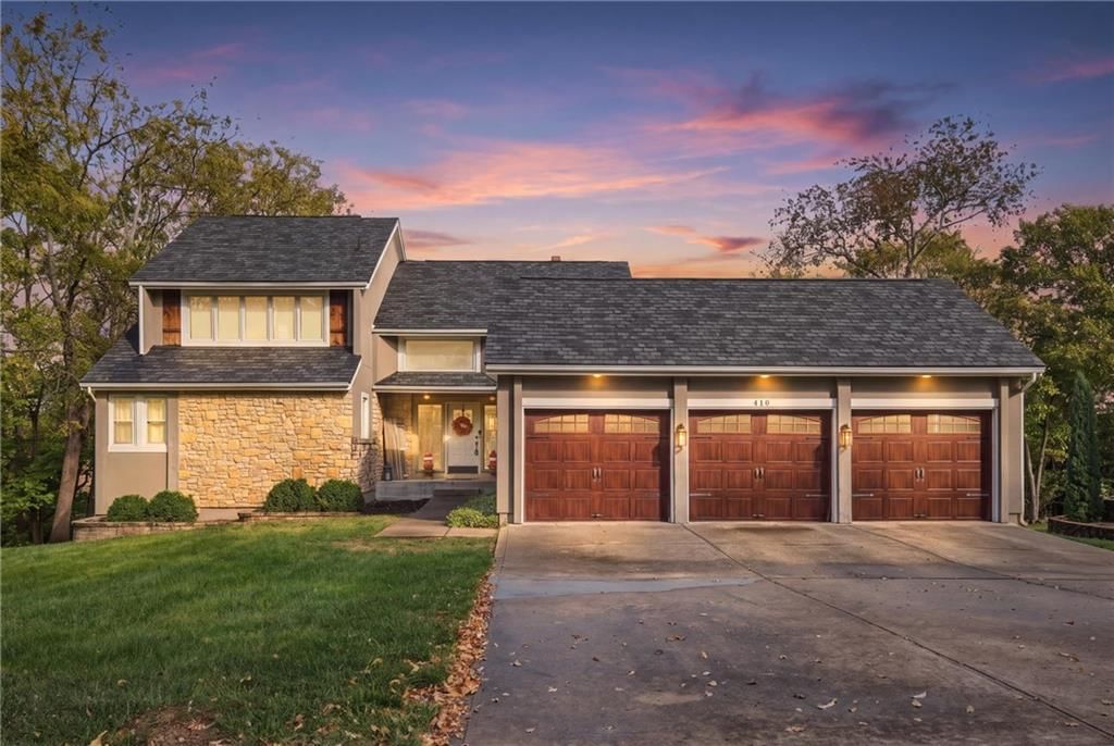 410 W 123rd Terrace, Kansas City, MO: listing photo 2