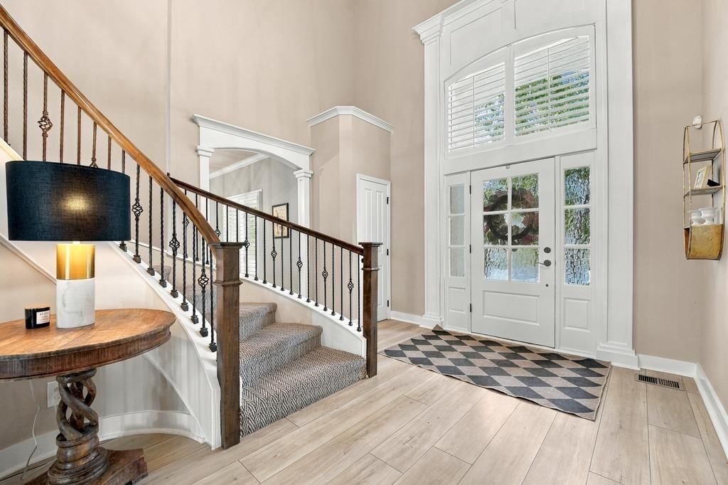 16253 Stearns Street, Overland Park, KS: listing photo 3