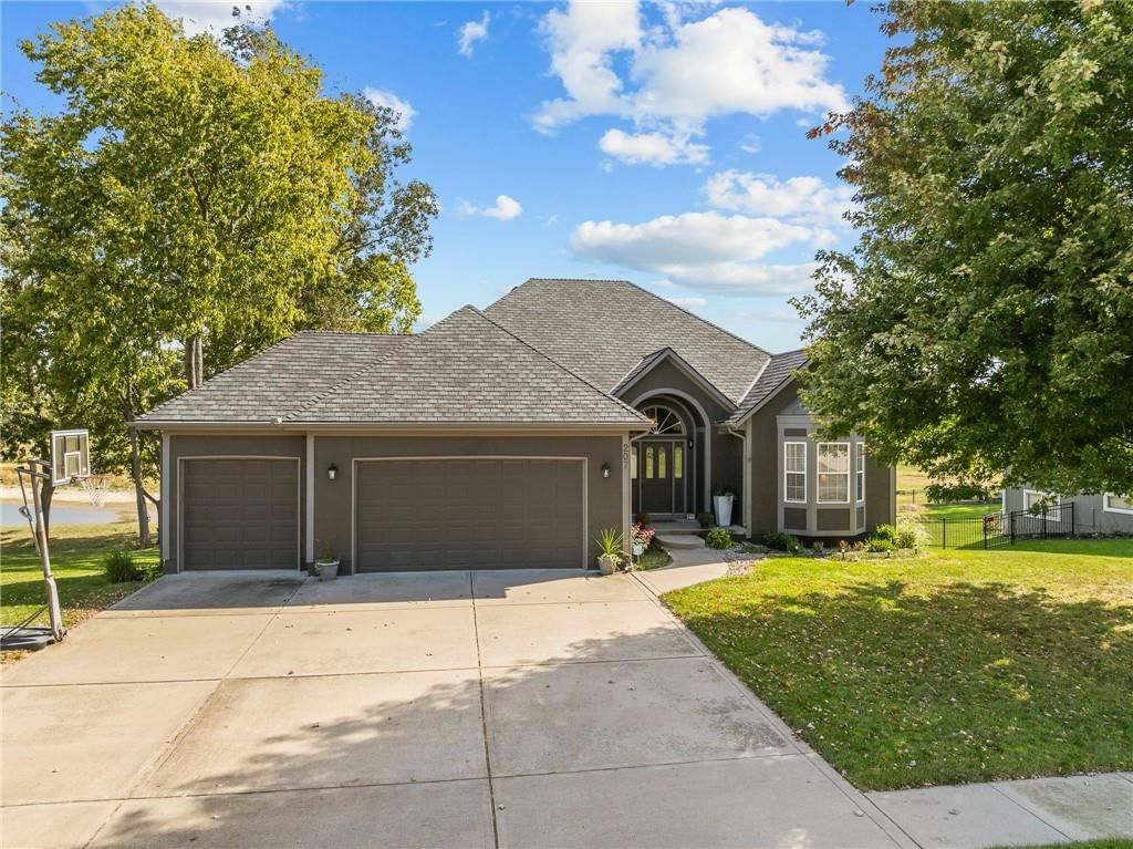 207 Peach Tree Avenue, Lone Jack, MO