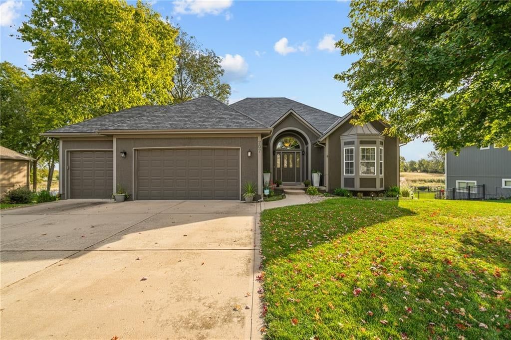 Photo 40 of 62 - 207 Peach Tree Avenue, Lone Jack, MO 64070