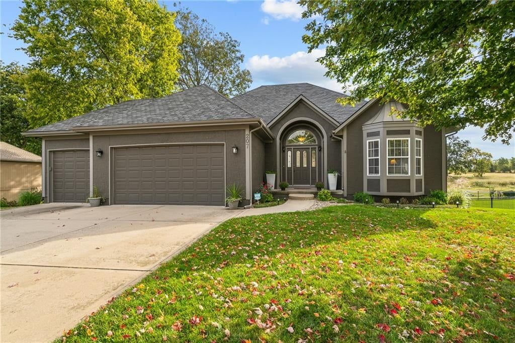 Photo 41 of 62 - 207 Peach Tree Avenue, Lone Jack, MO 64070