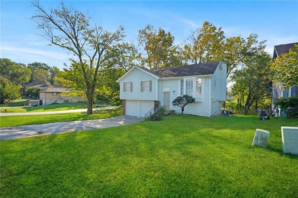 5511 NE 50th Street, Kansas City, MO: listing photo 2