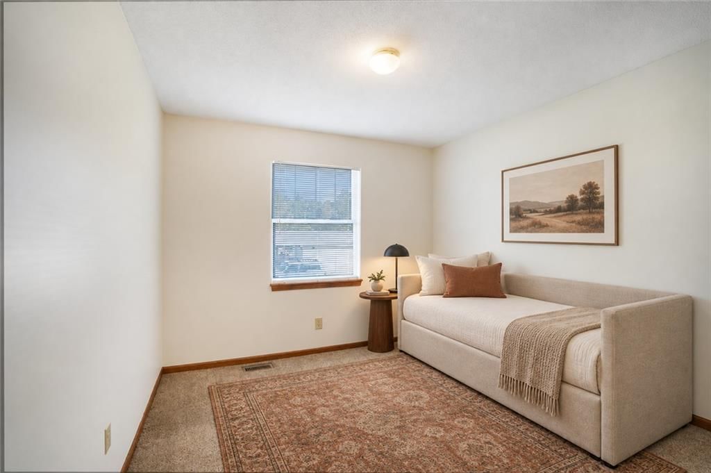 Photo 10 of 30 - 5511 NE 50th Street, Kansas City, MO 64119