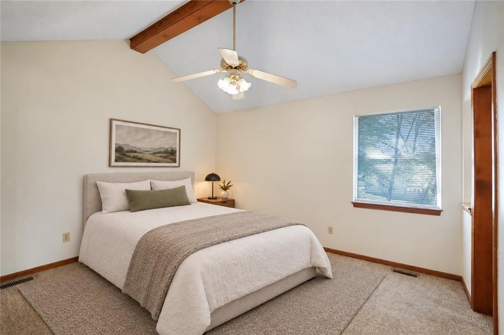 Photo 11 of 30 - 5511 NE 50th Street, Kansas City, MO 64119