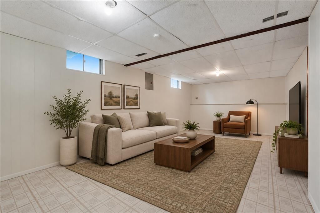 Photo 13 of 30 - 5511 NE 50th Street, Kansas City, MO 64119
