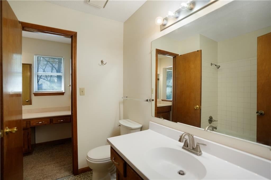Photo 22 of 30 - 5511 NE 50th Street, Kansas City, MO 64119