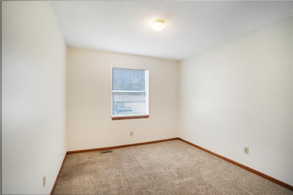 Photo 24 of 30 - 5511 NE 50th Street, Kansas City, MO 64119
