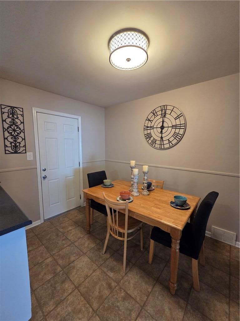 Photo 3 of 15 - 10911 W 56th Street, Shawnee, KS 66203