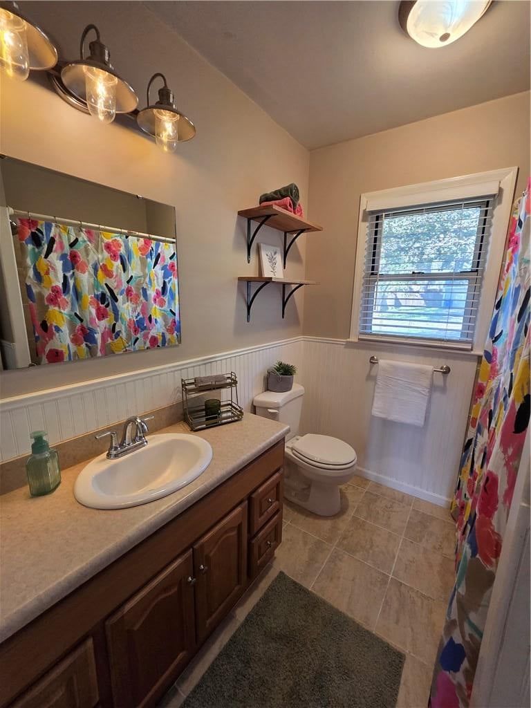 Photo 6 of 15 - 10911 W 56th Street, Shawnee, KS 66203
