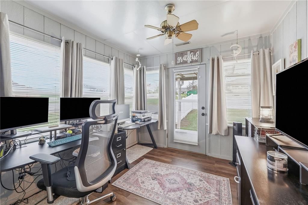 Photo 13 of 26 - 516 SATURN Drive, Raymore, MO 64083