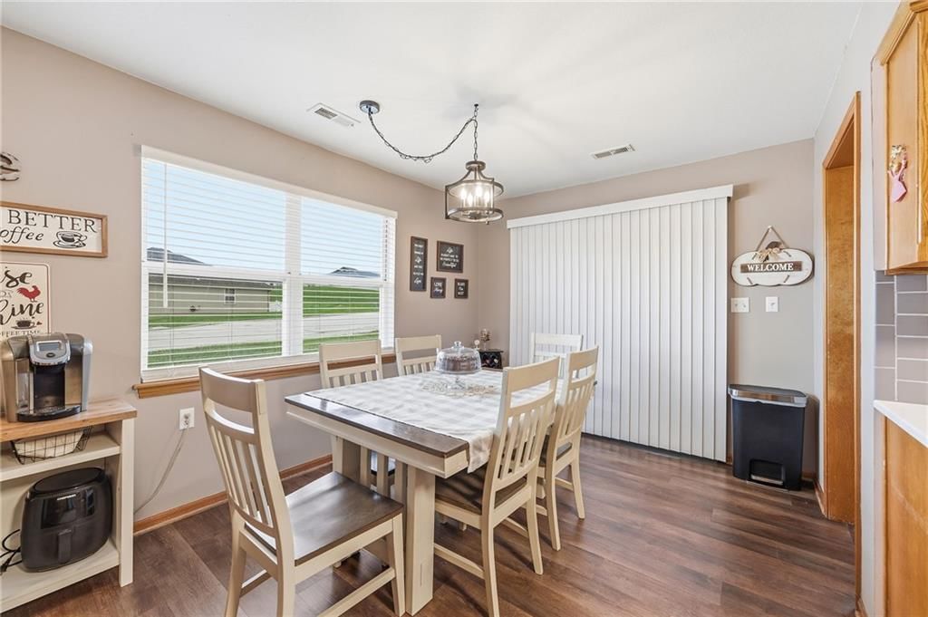 Photo 9 of 26 - 516 SATURN Drive, Raymore, MO 64083