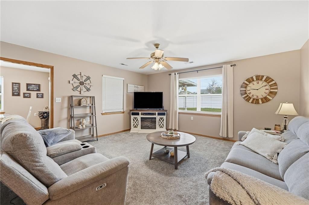 Photo 15 of 26 - 516 SATURN Drive, Raymore, MO 64083