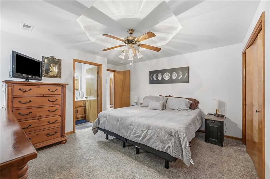 Photo 18 of 26 - 516 SATURN Drive, Raymore, MO 64083
