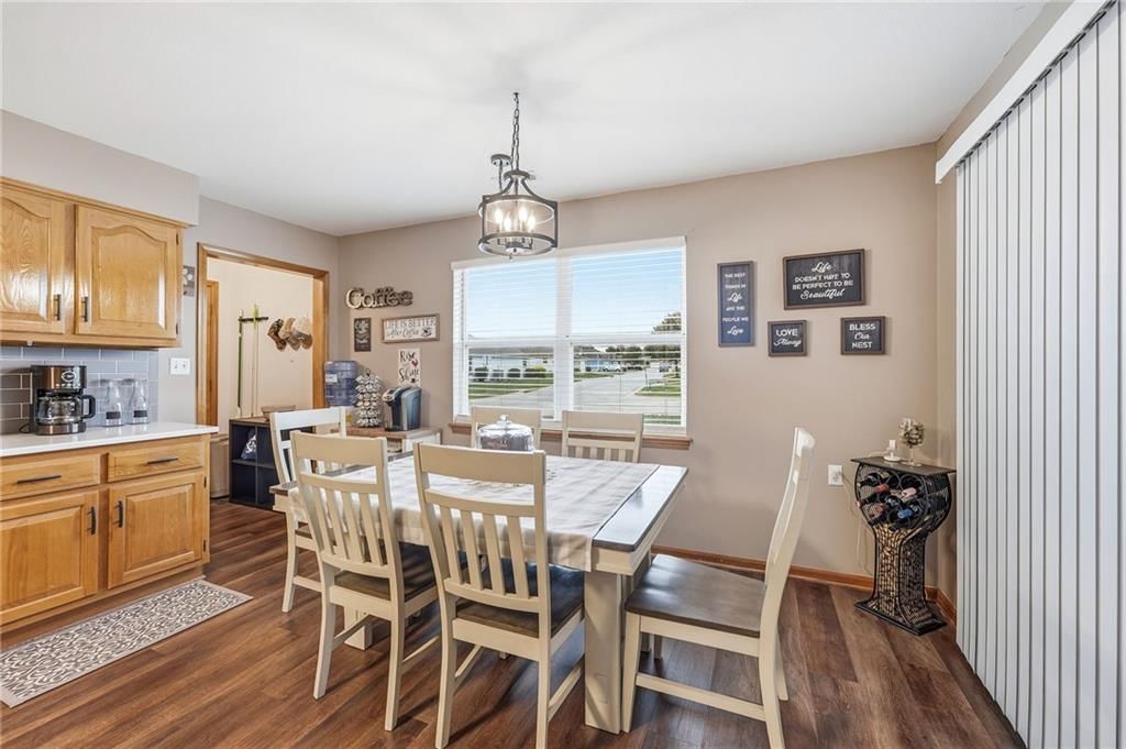 Photo 8 of 26 - 516 SATURN Drive, Raymore, MO 64083