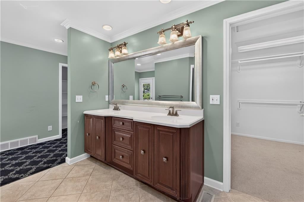 Photo 30 of 65 - 13300 W 71st Street, Shawnee, KS 66216