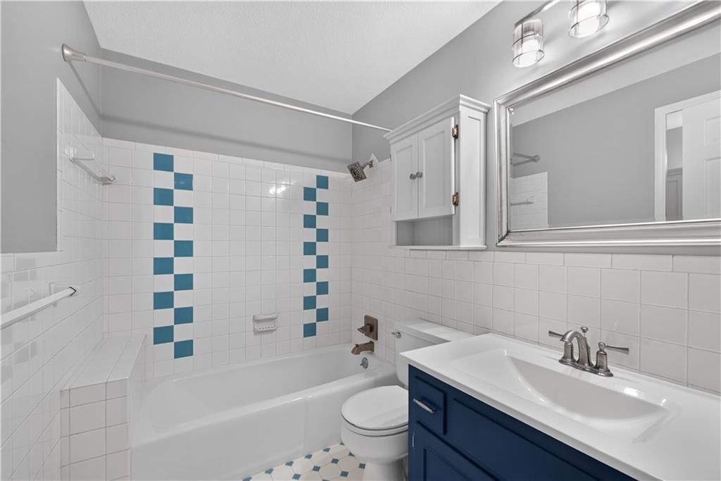 Photo 20 of 65 - 13300 W 71st Street, Shawnee, KS 66216