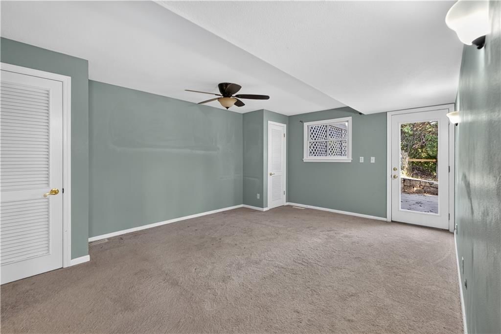 Photo 15 of 65 - 13300 W 71st Street, Shawnee, KS 66216