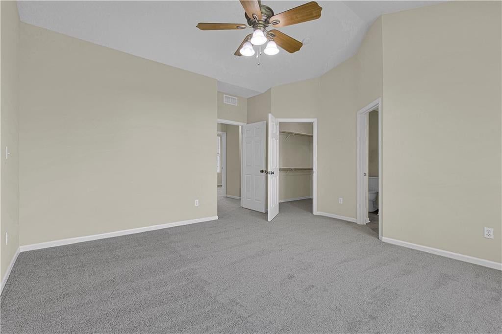 Photo 16 of 30 - 7904 N Poplar Court, Kansas City, MO 64119