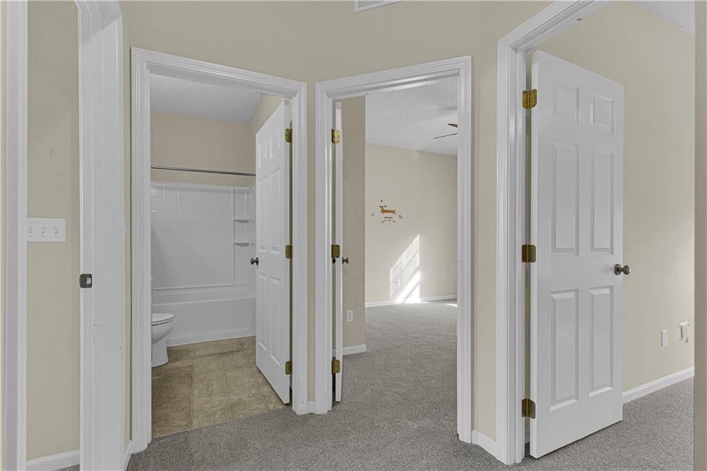 Photo 13 of 30 - 7904 N Poplar Court, Kansas City, MO 64119