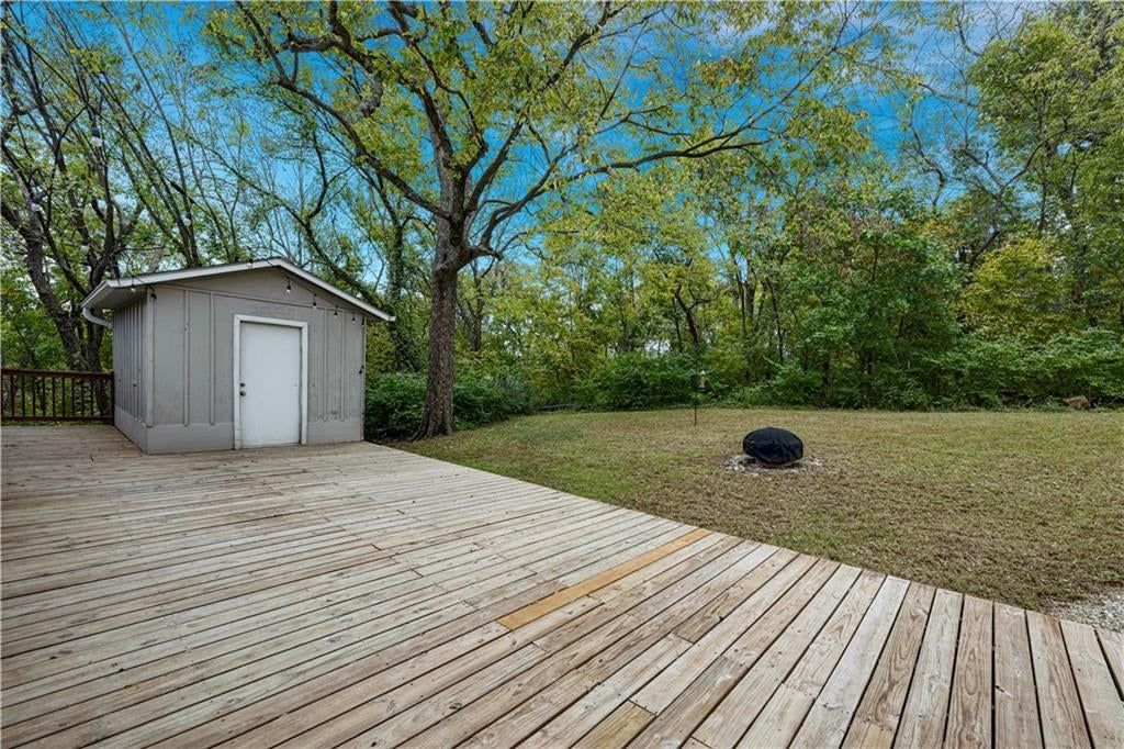 Photo 26 of 32 - 165 T Street, Lake Lotawana, MO 64086