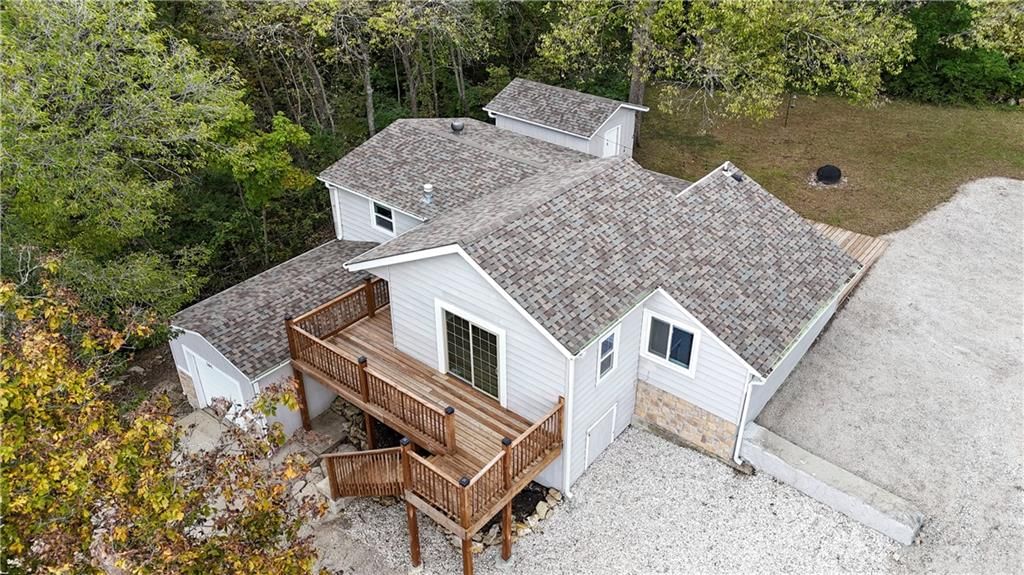 Photo 4 of 32 - 165 T Street, Lake Lotawana, MO 64086