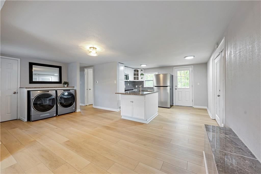 Photo 14 of 32 - 165 T Street, Lake Lotawana, MO 64086