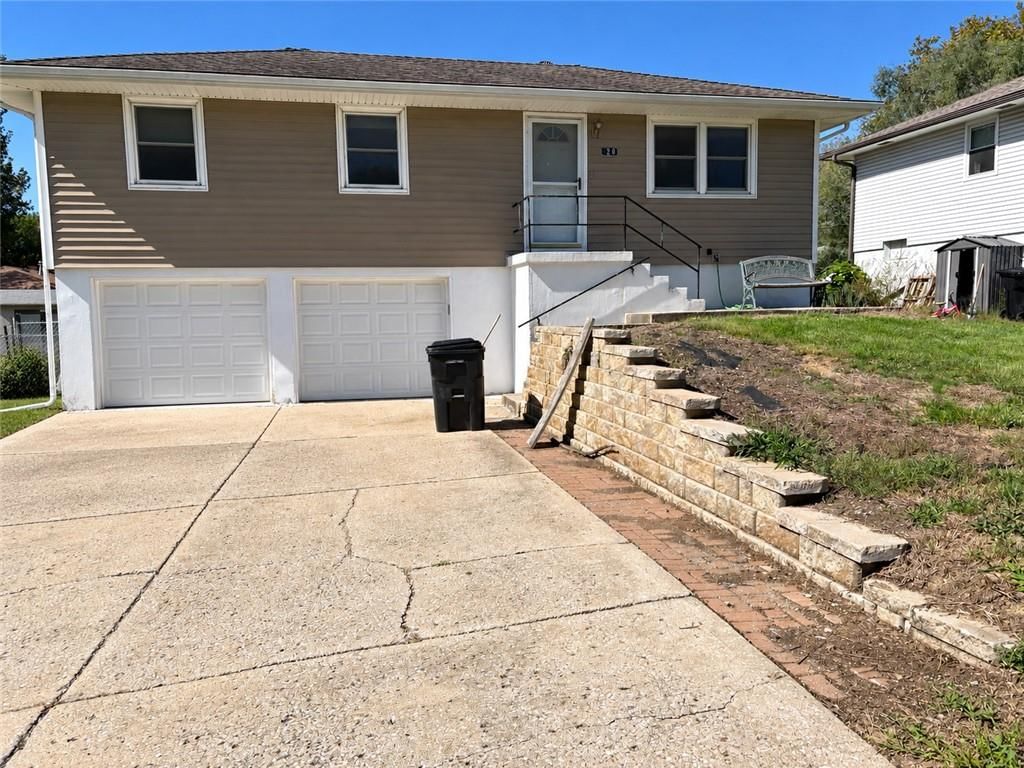 Photo 1 of 1 - 1210 S Holke Road, Independence, MO 64057