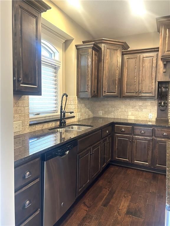 Photo 4 of 50 - 10773 S Palisade Street, Olathe, KS 66061