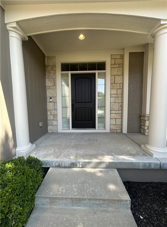 Photo 10 of 50 - 10773 S Palisade Street, Olathe, KS 66061