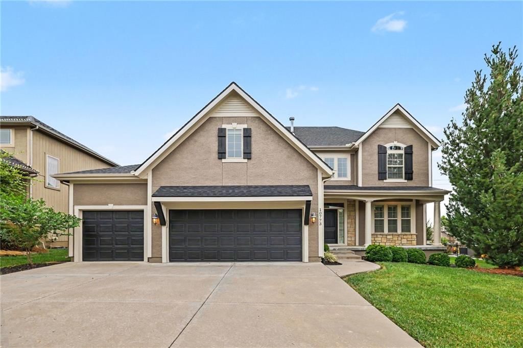 Photo 12 of 50 - 10773 S Palisade Street, Olathe, KS 66061