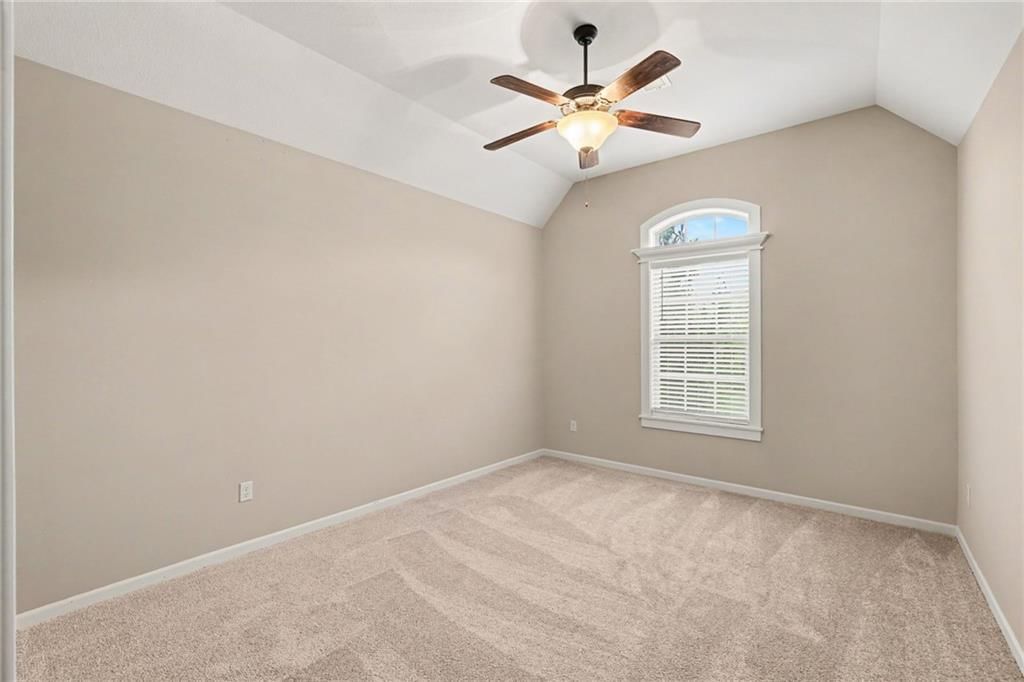 Photo 31 of 50 - 10773 S Palisade Street, Olathe, KS 66061