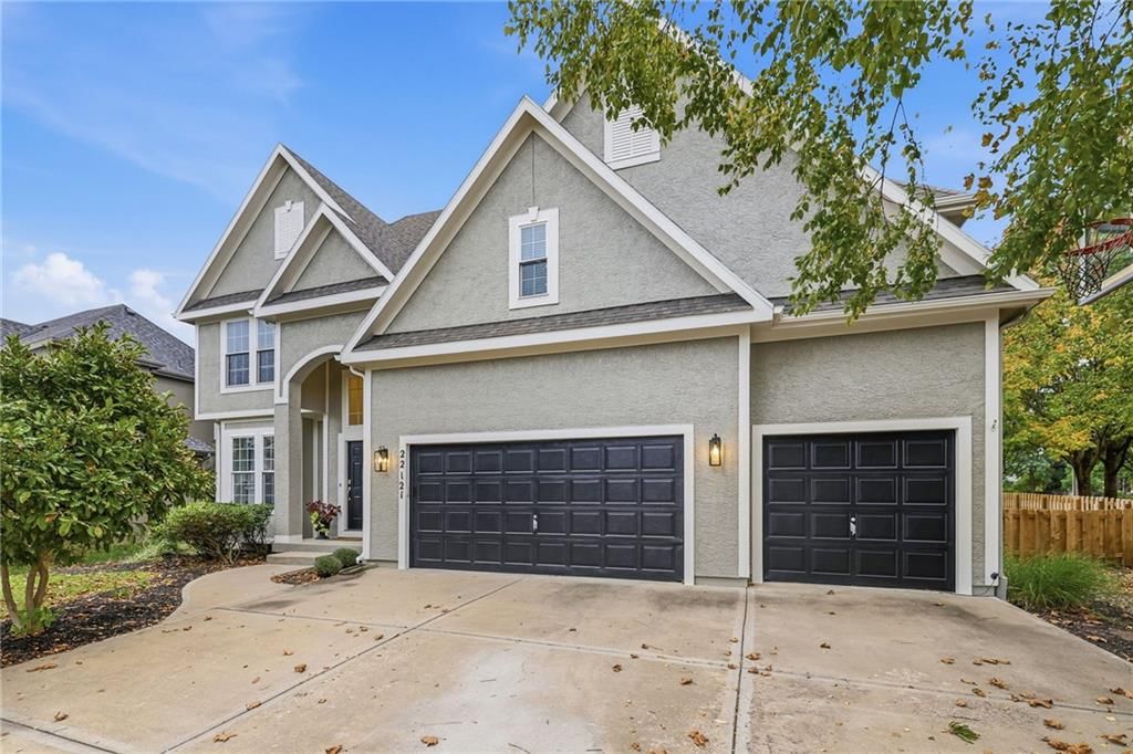 22121 W 58 Street, Shawnee, KS