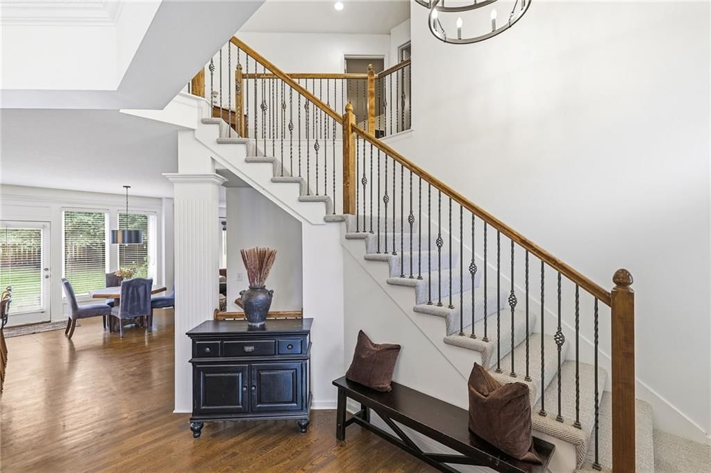 22121 W 58 Street, Shawnee, KS: listing photo 2