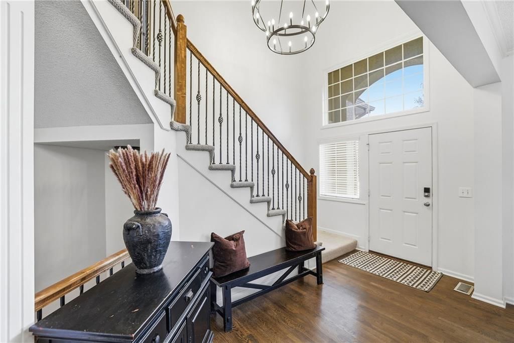 Photo 10 of 26 - 22121 W 58 Street, Shawnee, KS 66226