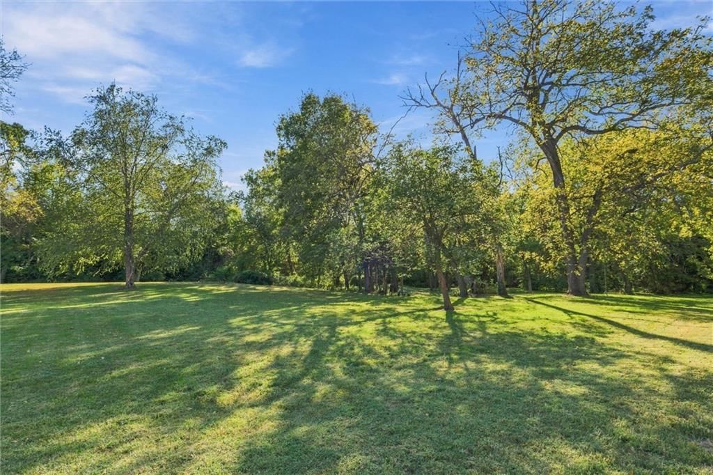 Photo 11 of 81 - 201 N 3rd Street, Louisburg, KS 66053