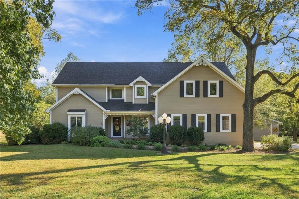201 N 3rd Street, Louisburg, KS