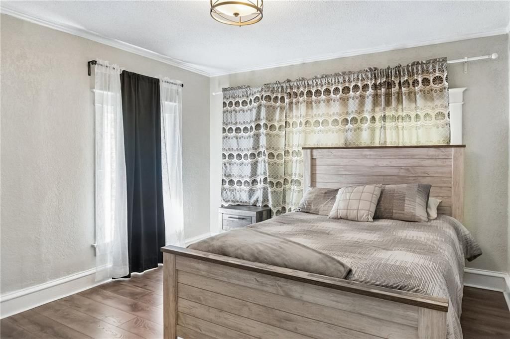 Photo 12 of 25 - 2955 E 29th Street, Kansas City, MO 64128