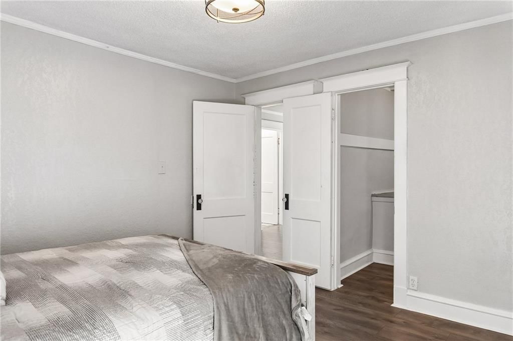 Photo 13 of 25 - 2955 E 29th Street, Kansas City, MO 64128