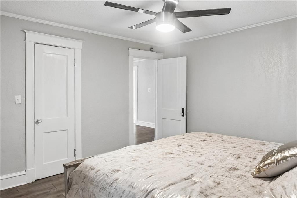 Photo 18 of 25 - 2955 E 29th Street, Kansas City, MO 64128