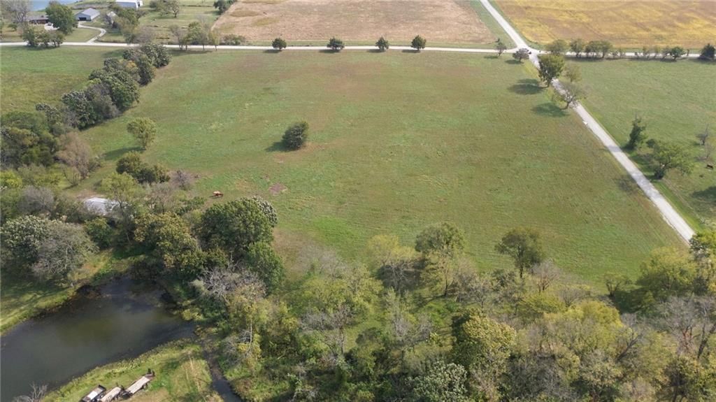 Photo 4 of 15 - 151st St and Evening Star Rd Street