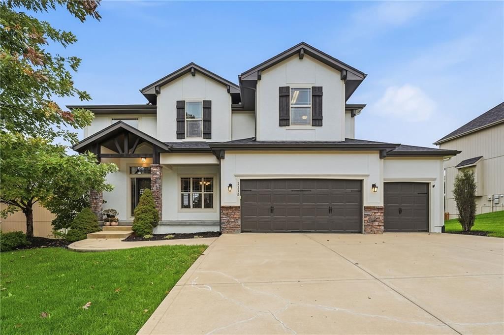 1115 Metfield Lane, Raymore, MO