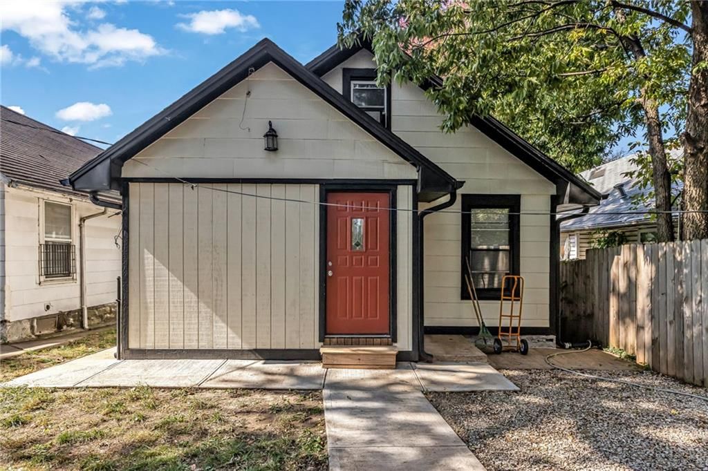 Photo 17 of 21 - 2231 Denver Street, Kansas City, MO 64127