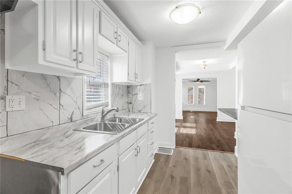 Photo 10 of 21 - 2231 Denver Street, Kansas City, MO 64127